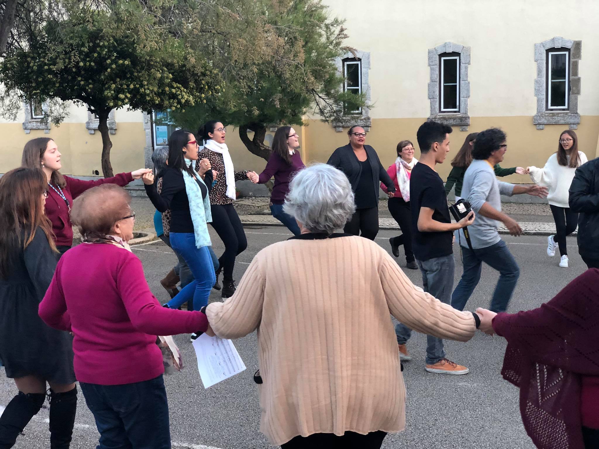 Tutti, cantar coletivo e cantar em grupo com VoxLaci